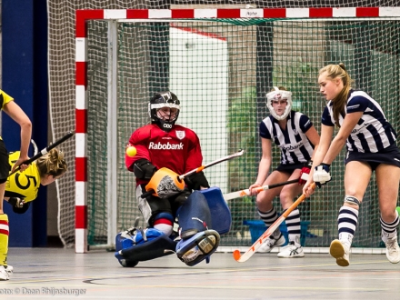 21-12-2013 hdm D1 tegen De Terriers en Schaerweyde