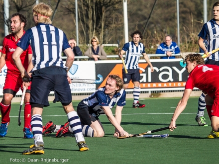 09-03-2014 hdm H1 - Rood Wit H1 5-4