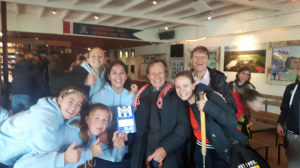 Overhandiging blauwe kaart Roomburg MA2